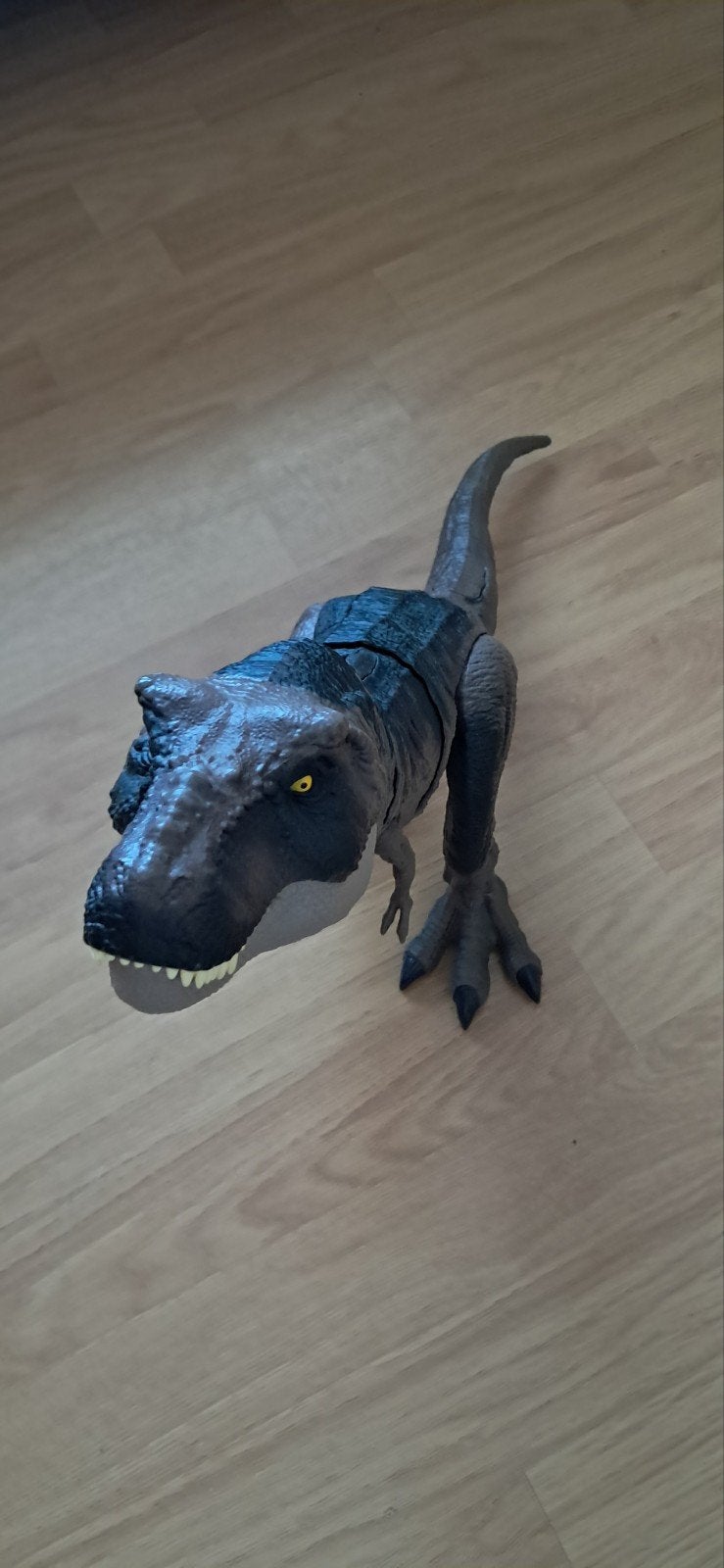 Figurine articulée Jurassic World : Tyrannosaurus Rex super, Enlèvement