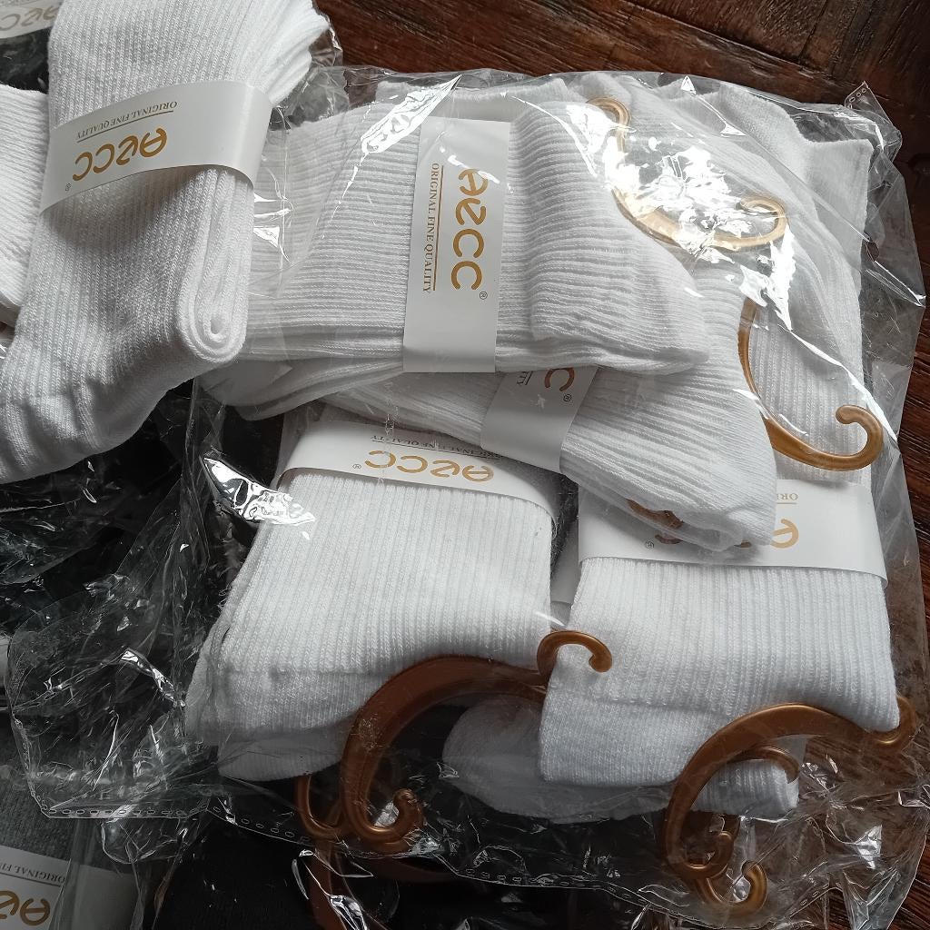 Grand lot de chaussettes, Vêtements | Hommes, Chaussettes & Bas, Enlèvement ou Envoi, Neuf, Blanc