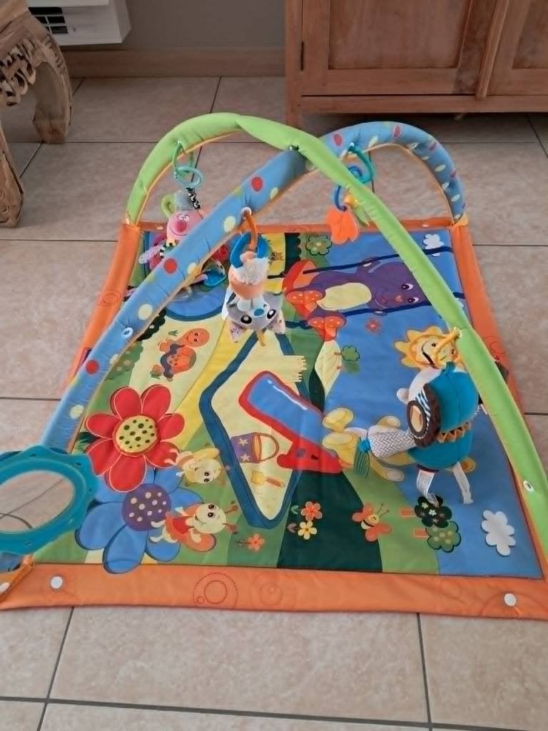 speelkleed met boog, Enlèvement, Déguisement