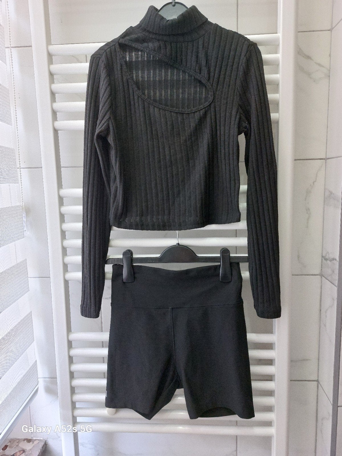 Short et blouse dame taille médium très bon état pour 10€