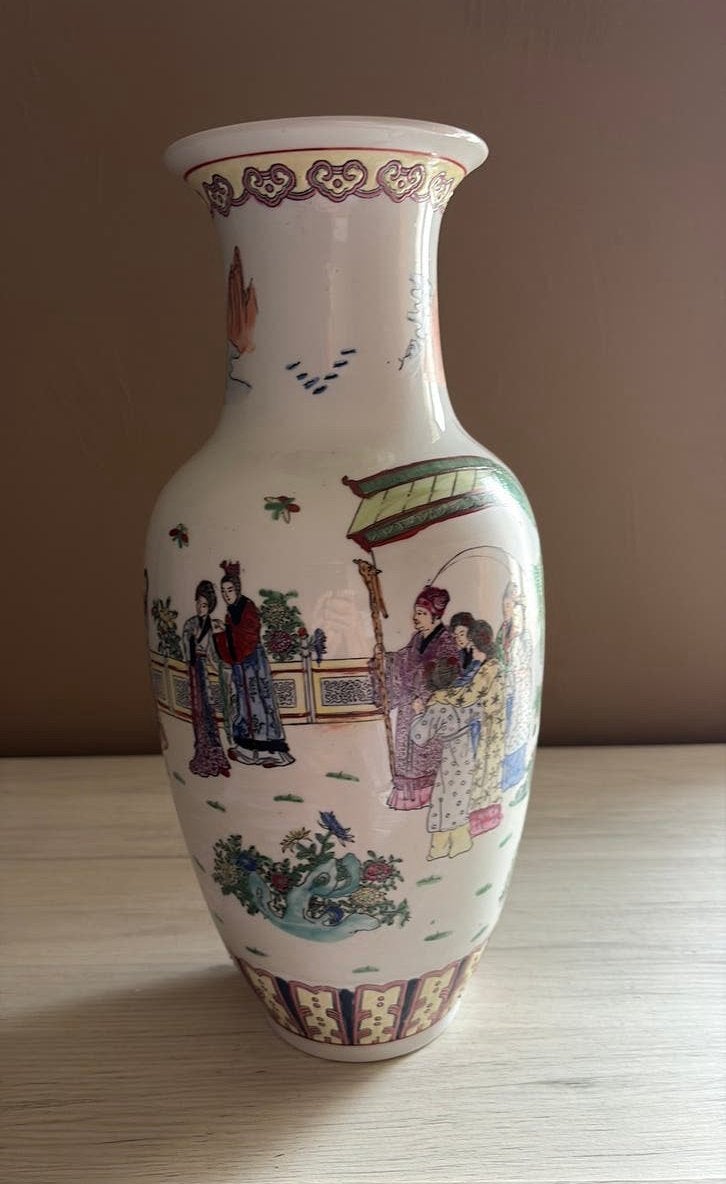 Grote Chinese  Vaas (Famille Rose) - Hoftafereel - 38 cm, Antiek en Kunst, Antiek | Vazen, Ophalen of Verzenden