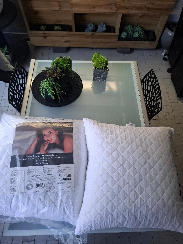 2  dikke splinternieuwe slaapkussens, Huis en Inrichting, Slaapkamer | Beddengoed, Ophalen, Nieuw