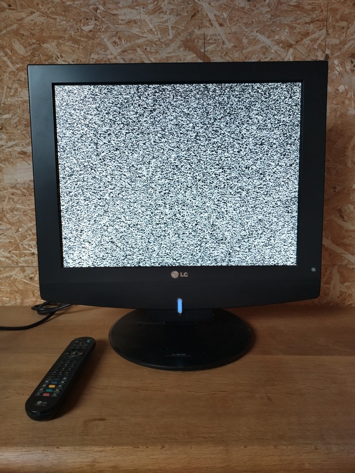 Tv LCD LG 20 inch met afstandsbediening, Audio, Tv en Foto, Ophalen of Verzenden