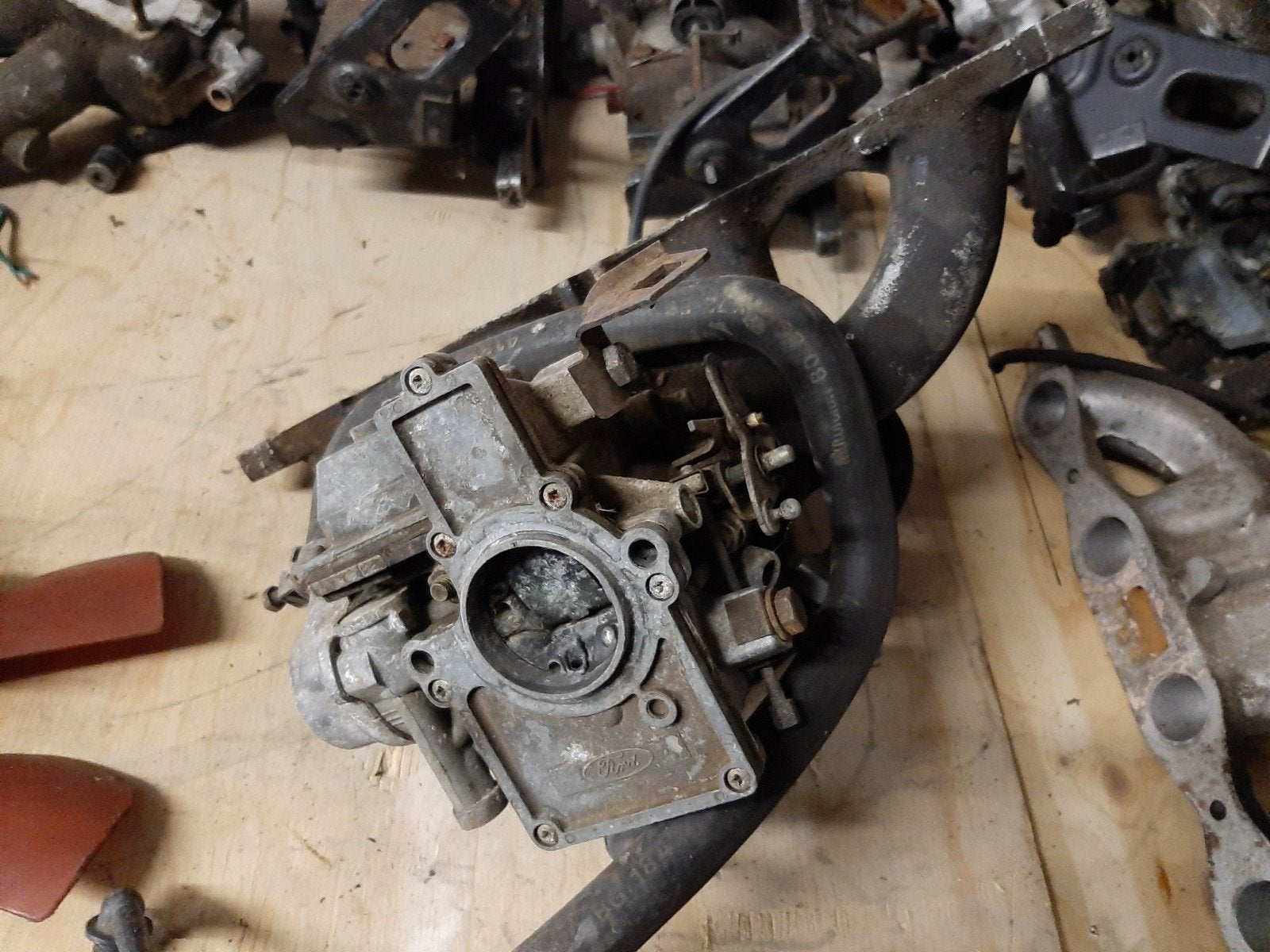 Oude Ford enkele carburateur incl inlaat, Enlèvement ou Envoi, Utilisé, Ford