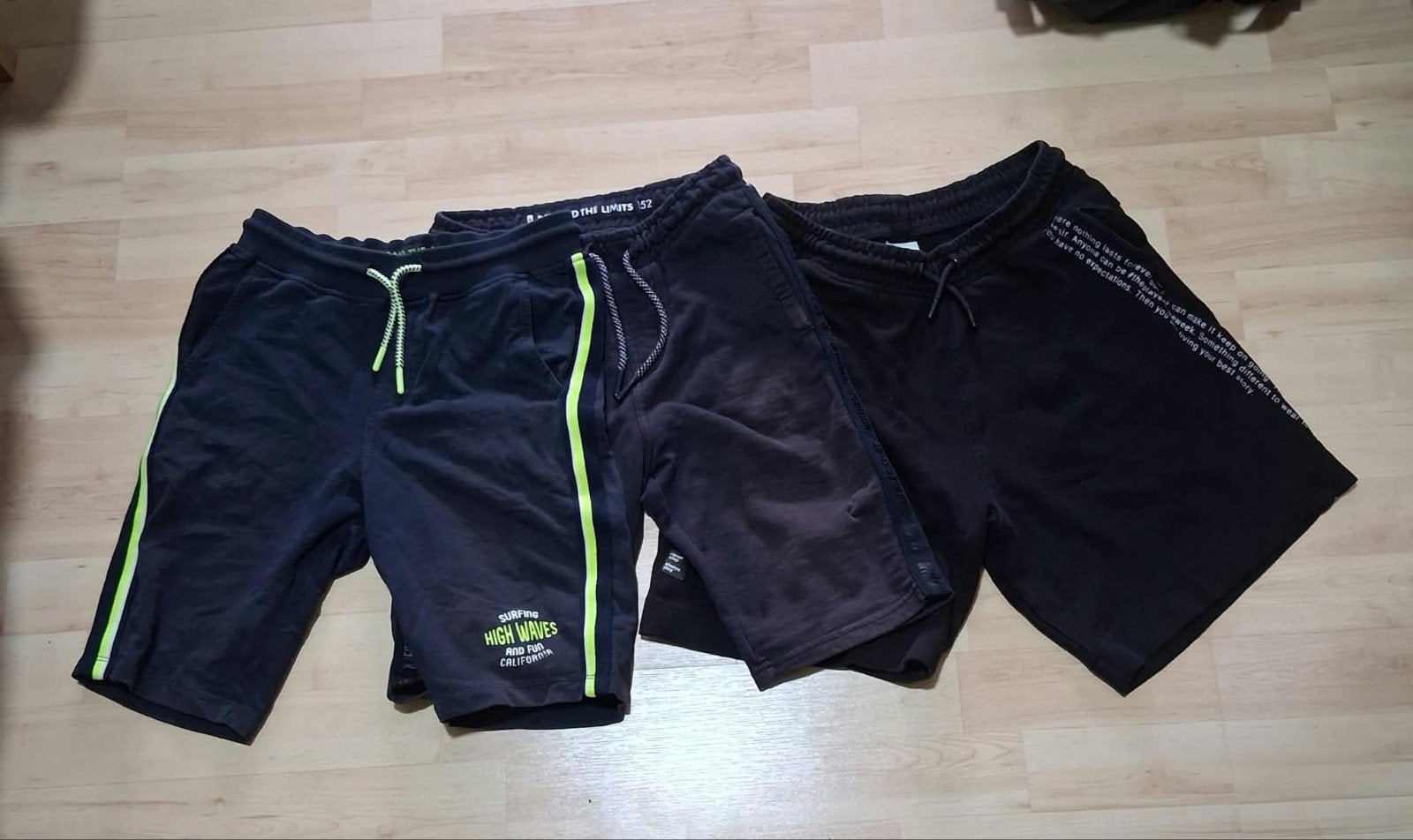 Pakket van 3 stoere jogging shorts / korte broeken - Maat 15, Enfants & Bébés, Enlèvement ou Envoi, Comme neuf, Taille 152