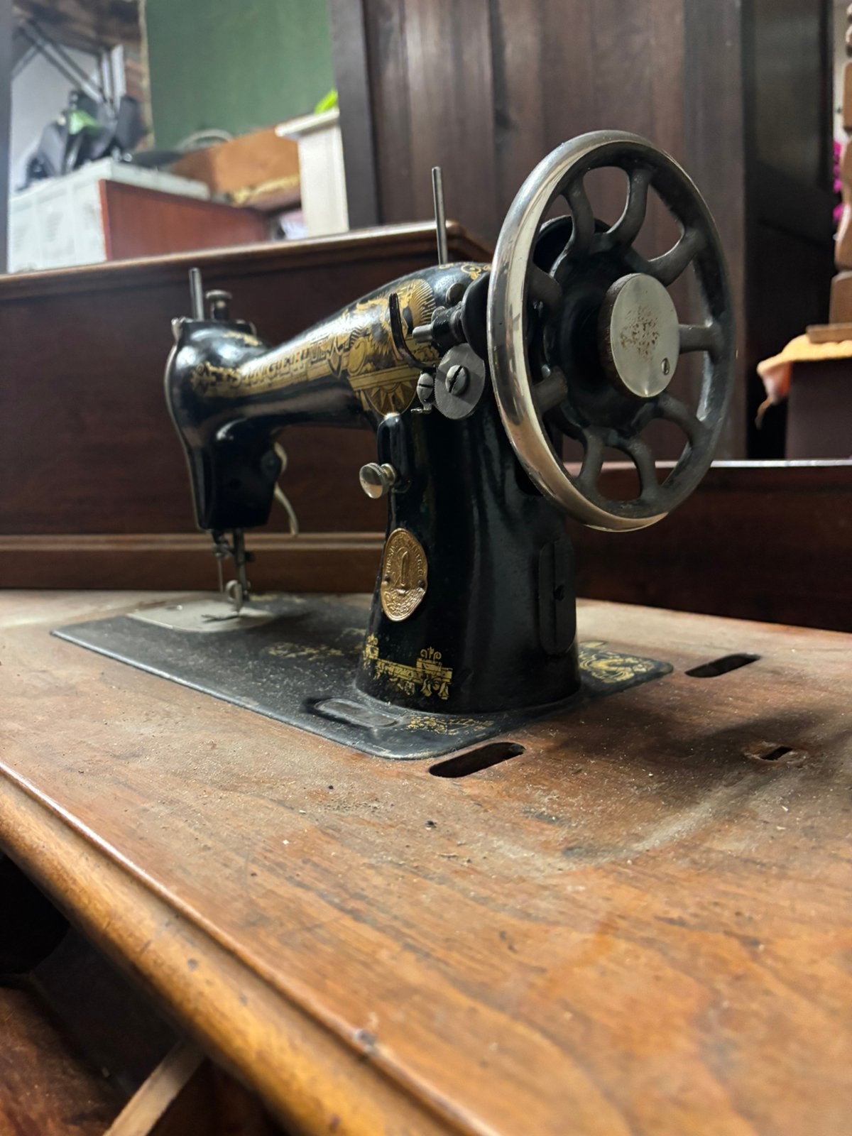 Vintage naaimachine SINGER 100 jaar oud, Enlèvement