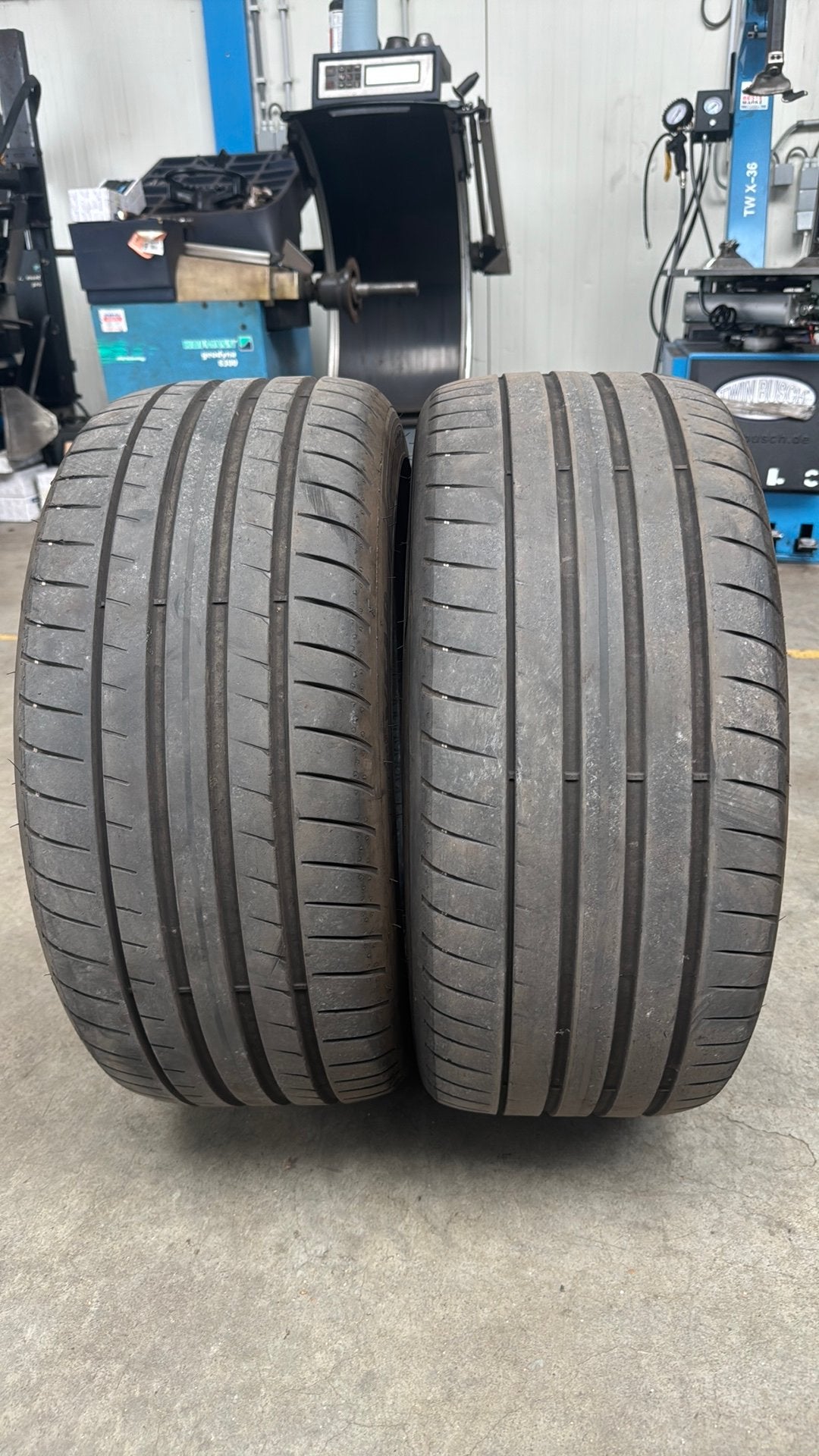 Pneus d'été 2454018 245/40/18 245/40R18 marque Goodyear, Enlèvement