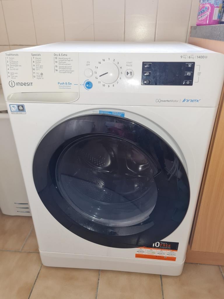 Machine a laver marque indesi 9 kg 1400 tours, Electroménager