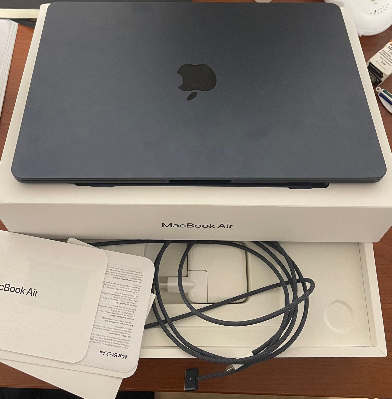 M4 macbook 13 nauwelijks gebruikt, Ophalen, 256 GB, 13 inch, Zo goed als nieuw