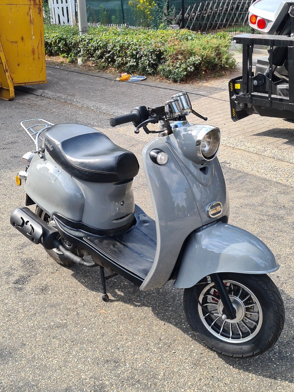 A klasse Lasouris 50cc euro 5 25per uur nieuwe staat top, Fietsen en Brommers, Brommers | Honda, Ophalen of Verzenden
