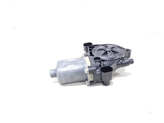 Moteur de vitre portière d'un Volkswagen Tiguan, Autos : Pièces & Accessoires, Carrosserie & Tôlerie, Volkswagen, Utilisé, 3 mois de garantie