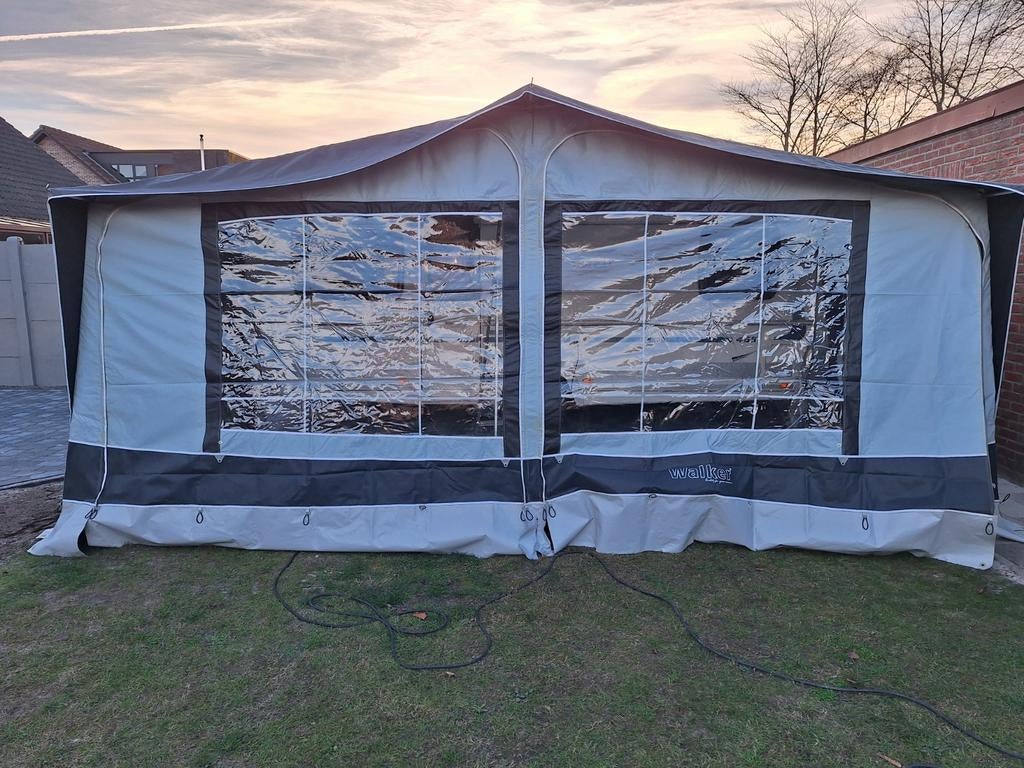 Voortent Walker, Caravans en Kamperen, Ophalen
