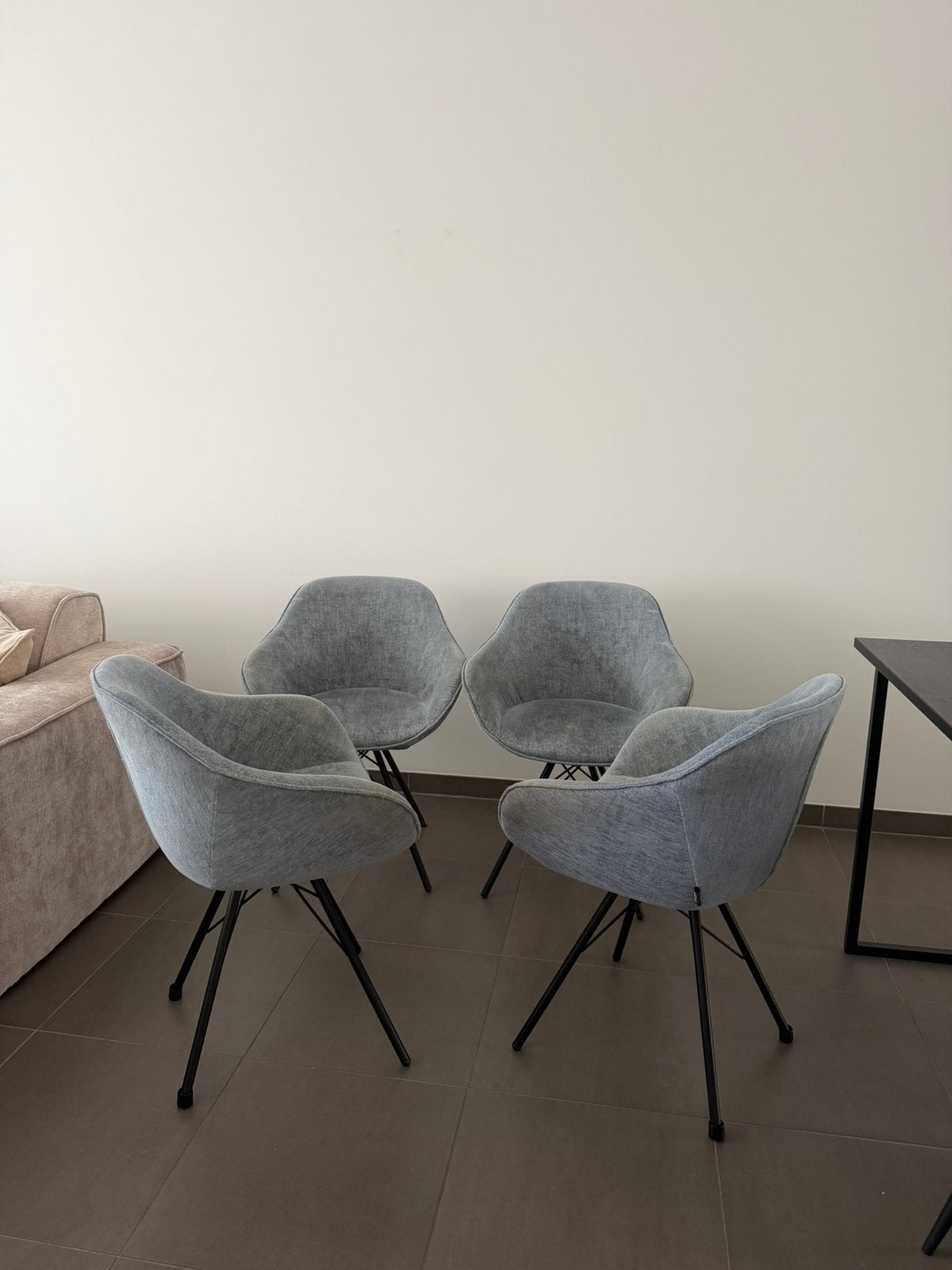 Set van 4 DYYK EIGENWIJS eetkamerstoelen, Huis en Inrichting, Stoelen, Ophalen, Gebruikt, Vier, Modern