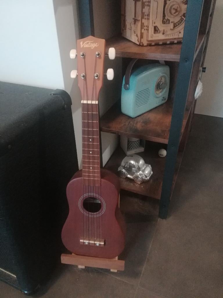 Ukelele + staander, Musique & Instruments, Instruments à corde | Autre, Enlèvement, Utilisé, Ukulélé