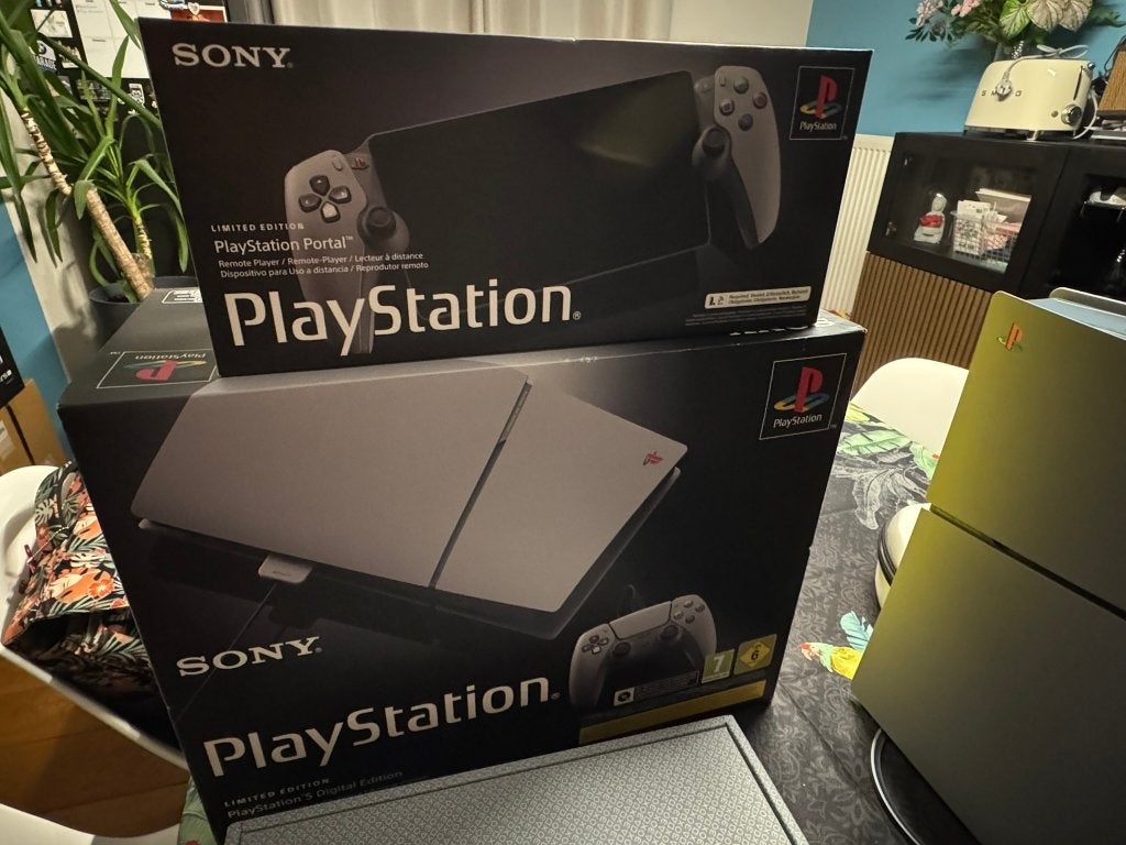PlayStation 5 Slim/Disc + Portal – Edition Limitée 30 ans, Ophalen, Zo goed als nieuw, Playstation 5