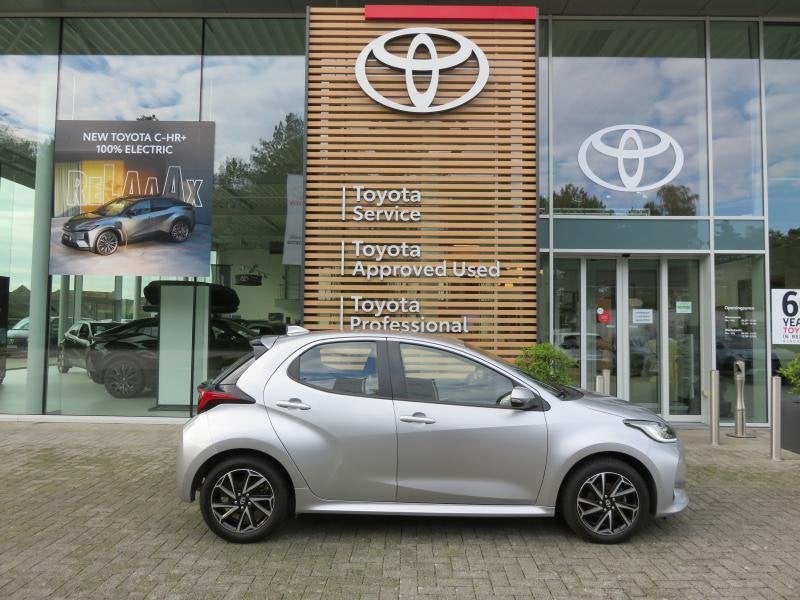 Toyota Yaris 1.5 VVT-iE 6MT Iconic, Autos, Argent ou Gris, Achat, Euro 6, Boîte manuelle