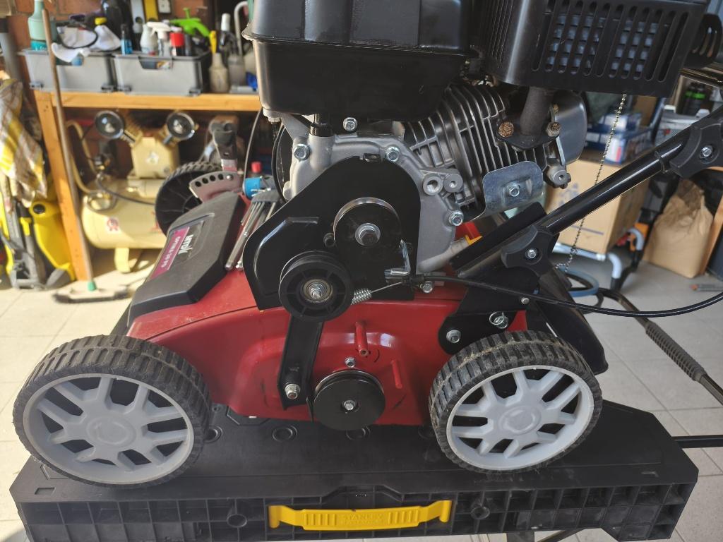 MTD verticuteermachine, Tuin en Terras, Ophalen, Zo goed als nieuw, Benzine, Mtd