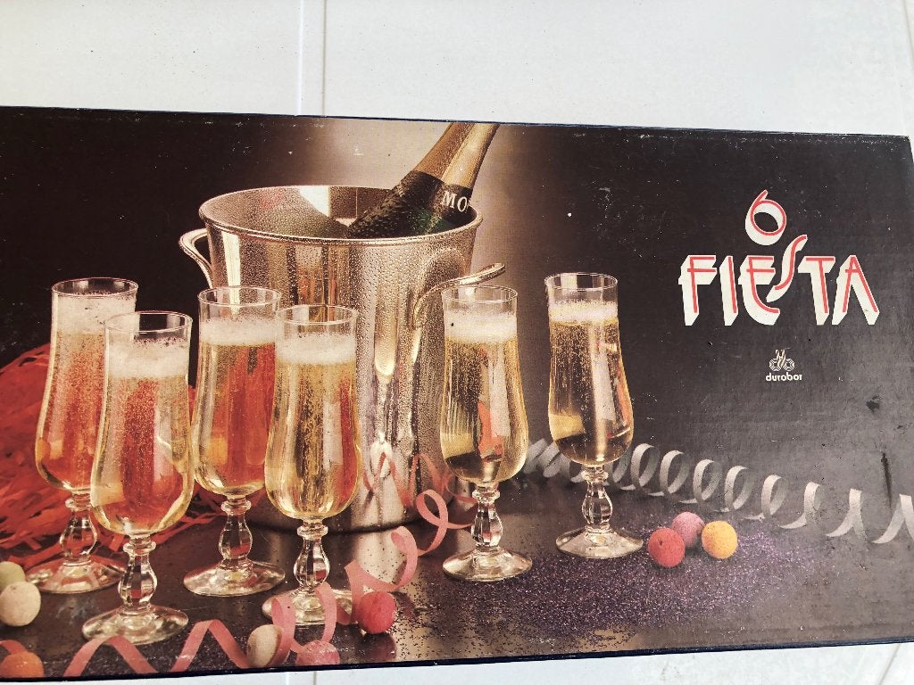 Doos met 6 champagneglazen, Ophalen