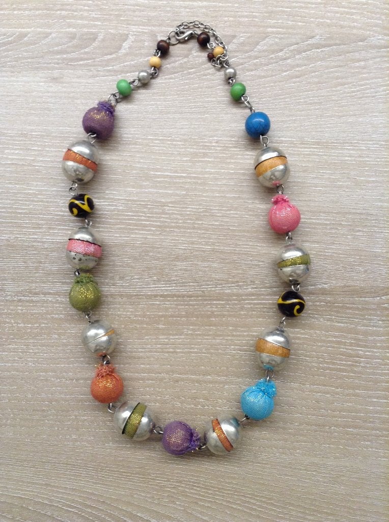 Moderne halsketting, Handtassen en Accessoires, Kettingen, Ophalen of Verzenden, Gebruikt, Overige kleuren, Zilver