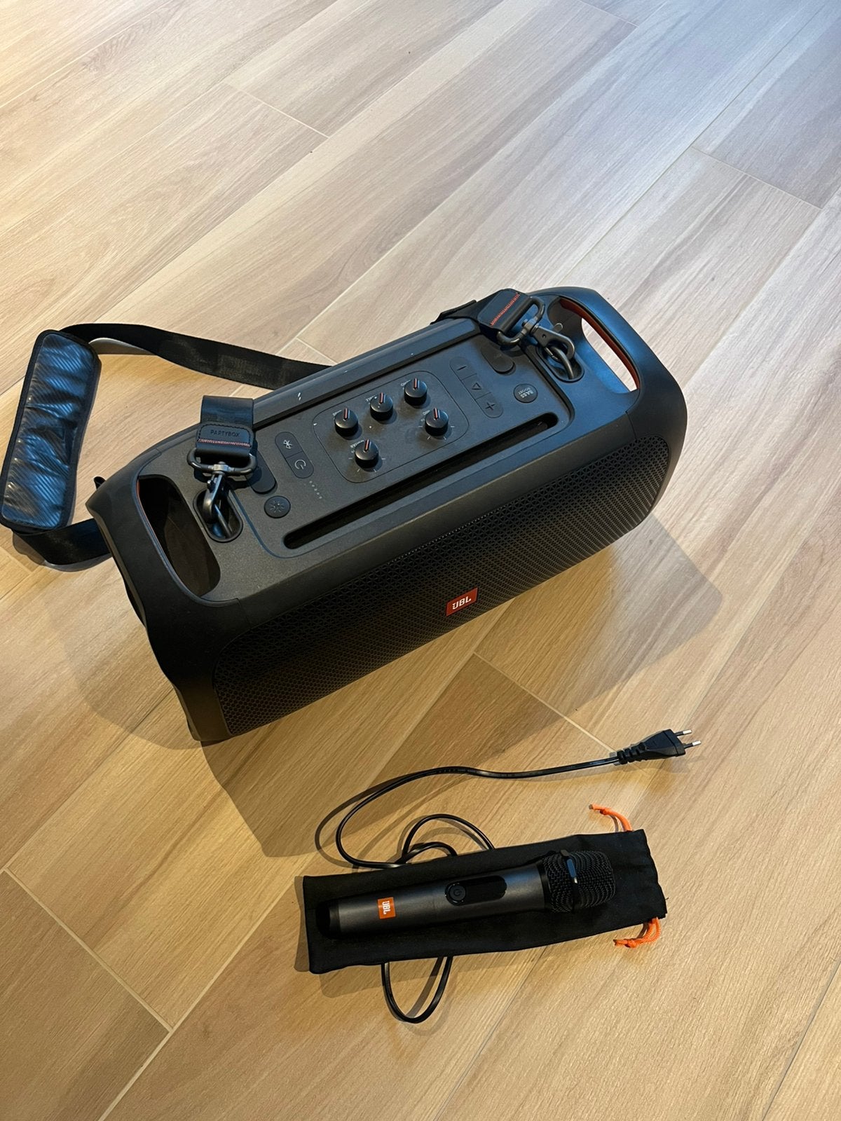 JBL Partybox On The Go, TV, Hi-fi & Vidéo, Enceintes, Chargeur inclus, JBL, Enceinte de fête, Comme neuf