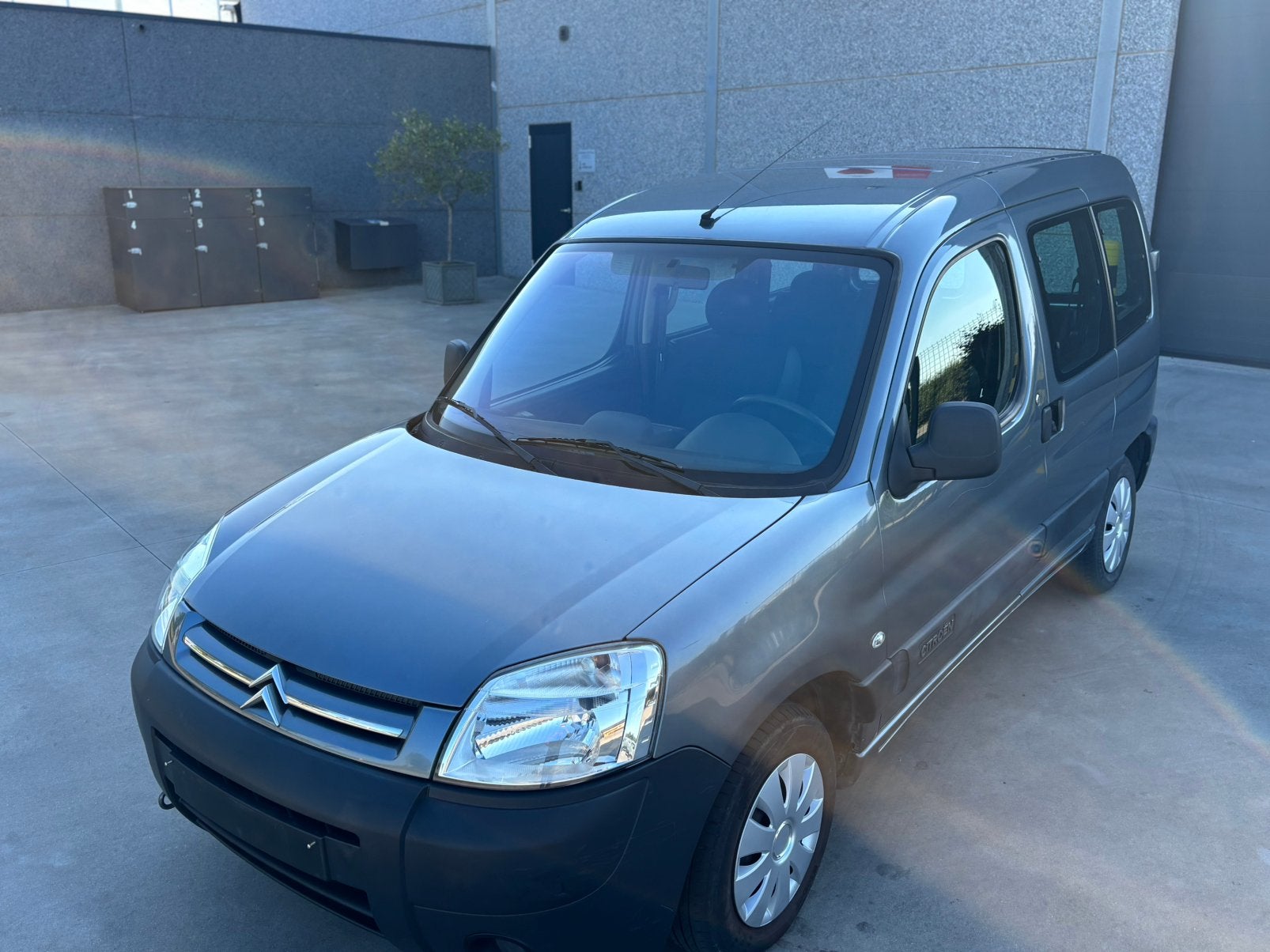 CITROËN BERLINGO MULTISPACE 1.4i ESSENCE 5 PL/AIRCO/TOWHACK/, Argent ou Gris, Achat, 6 portes, Boîte manuelle