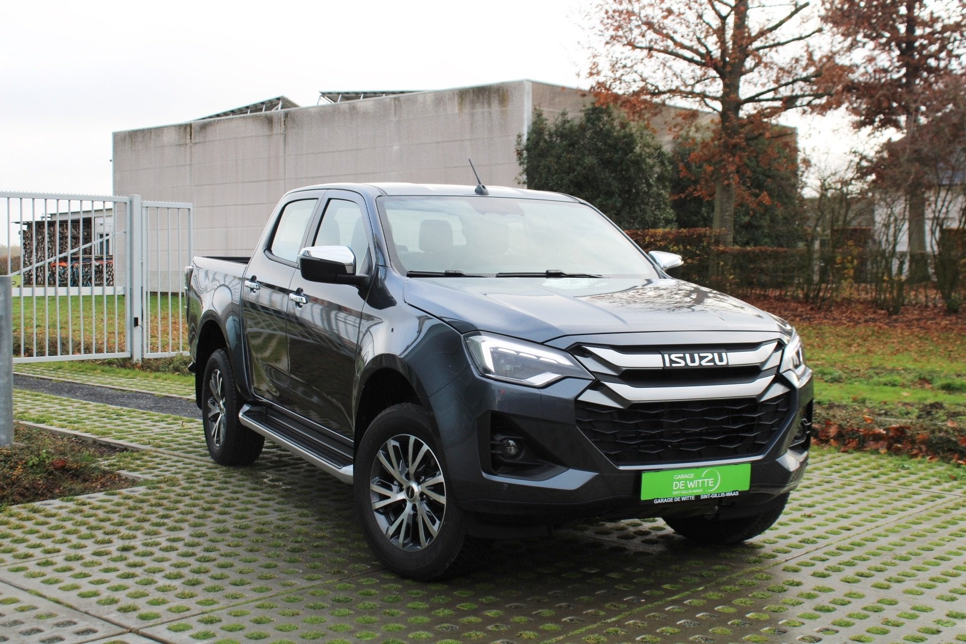 Isuzu D-max 2.2d Double Cab LSX (automatique), Autos, Achat, Entreprise, Autres couleurs, Noir
