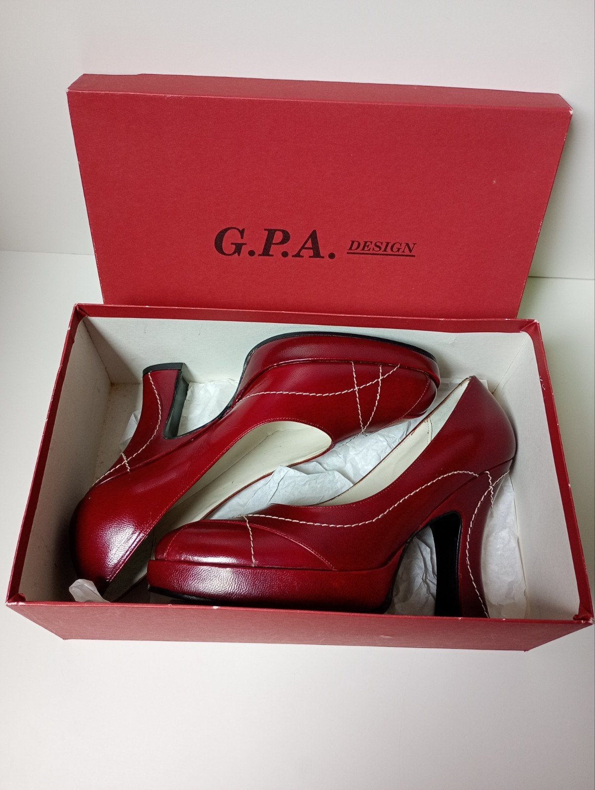 G.P.A. Design pumps nieuw in doos! Maat 38, Kleding | Dames, Schoenen, Pumps, Ophalen of Verzenden