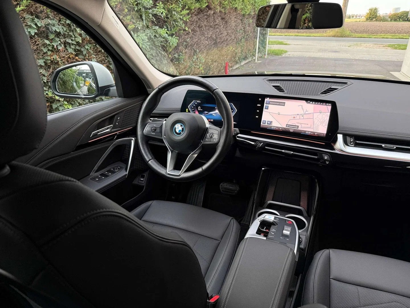 BMW iX1 XDrive 30e,Leder zwart,Led lichten,Elektr koffer,Cam, Gebruikt, Zwart, Zwart, Leder