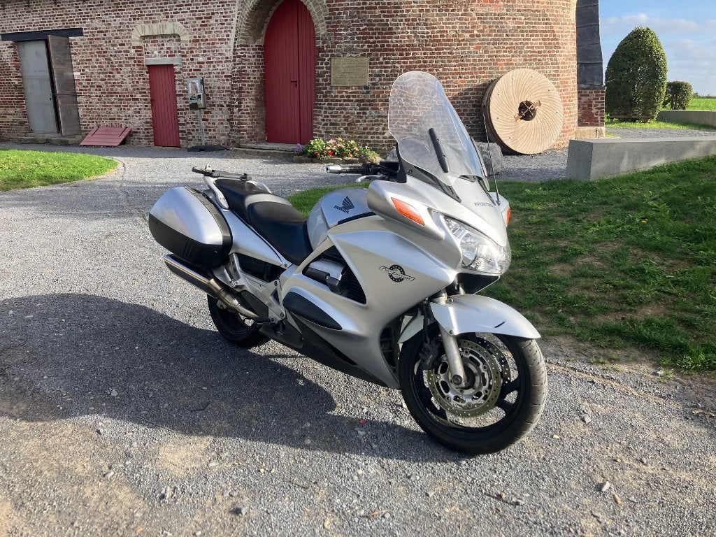 Honda ST1300 Pan european, Motoren, Cardan-aandrijving, Occasion, 4 cilinders, Motorrijbewijs A