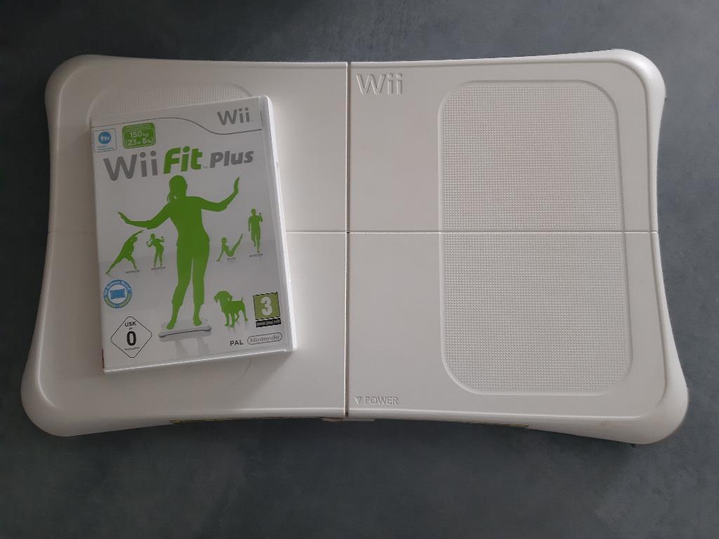 Wii balance board + spel: Wii fit plus, Games en Spelcomputers, Ophalen of Verzenden, Gebruikt