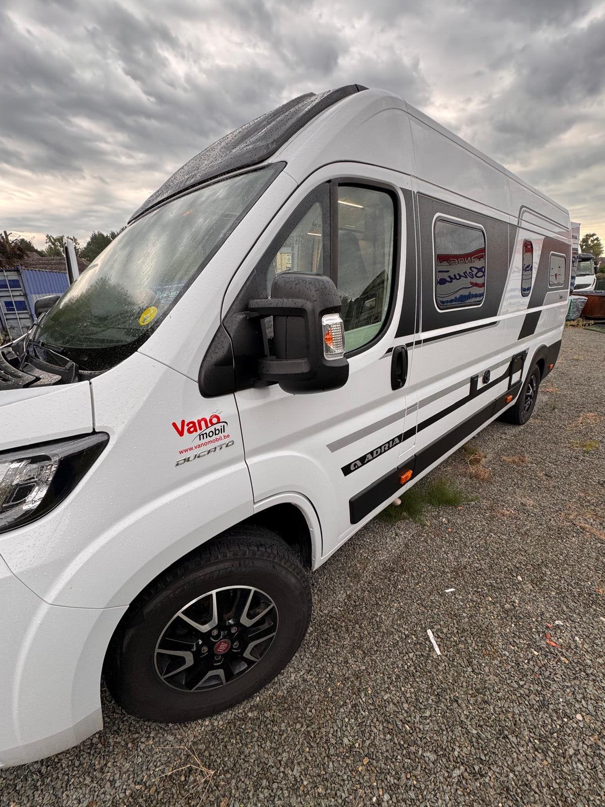 Adria twin Supreme 640 SLB, Caravans en Kamperen, Mobilhomes, Automaat, ESP - Contrôle de stabilité, Fiat, Tot en met 2