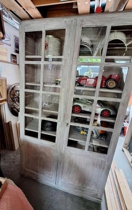 Vitrine kast 190 x 90 x 40 cm. Witte beits., Antiek en Kunst, Ophalen