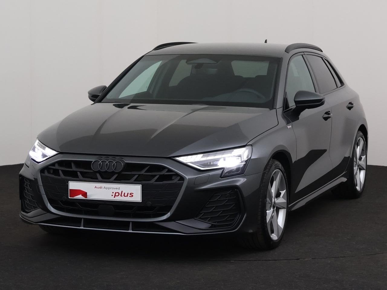 Audi A3 Sportback 30 TFSI S line S tronic, Auto's, Automaat, Parkeerassistent, https://public.car-pass.be/vhr/1d573d2e-d60b-4a16-bc4f-a55979609d36