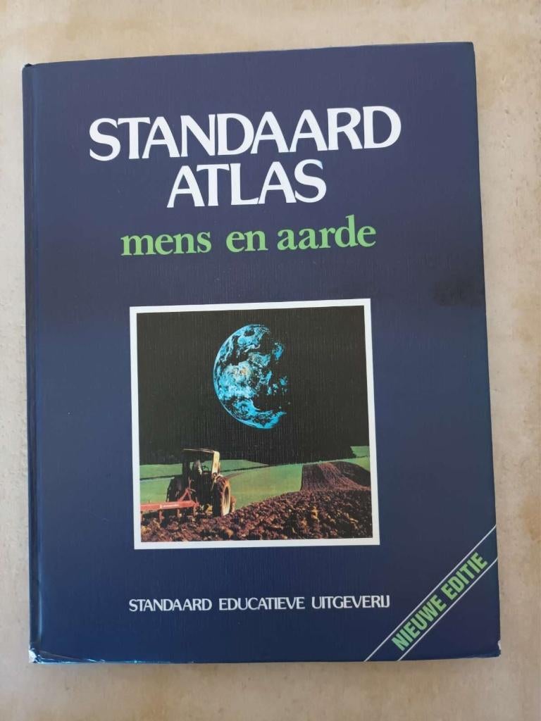 Standaard atlas mens en aarde, Ophalen of Verzenden, Gelezen, ASO, Aardrijkskunde