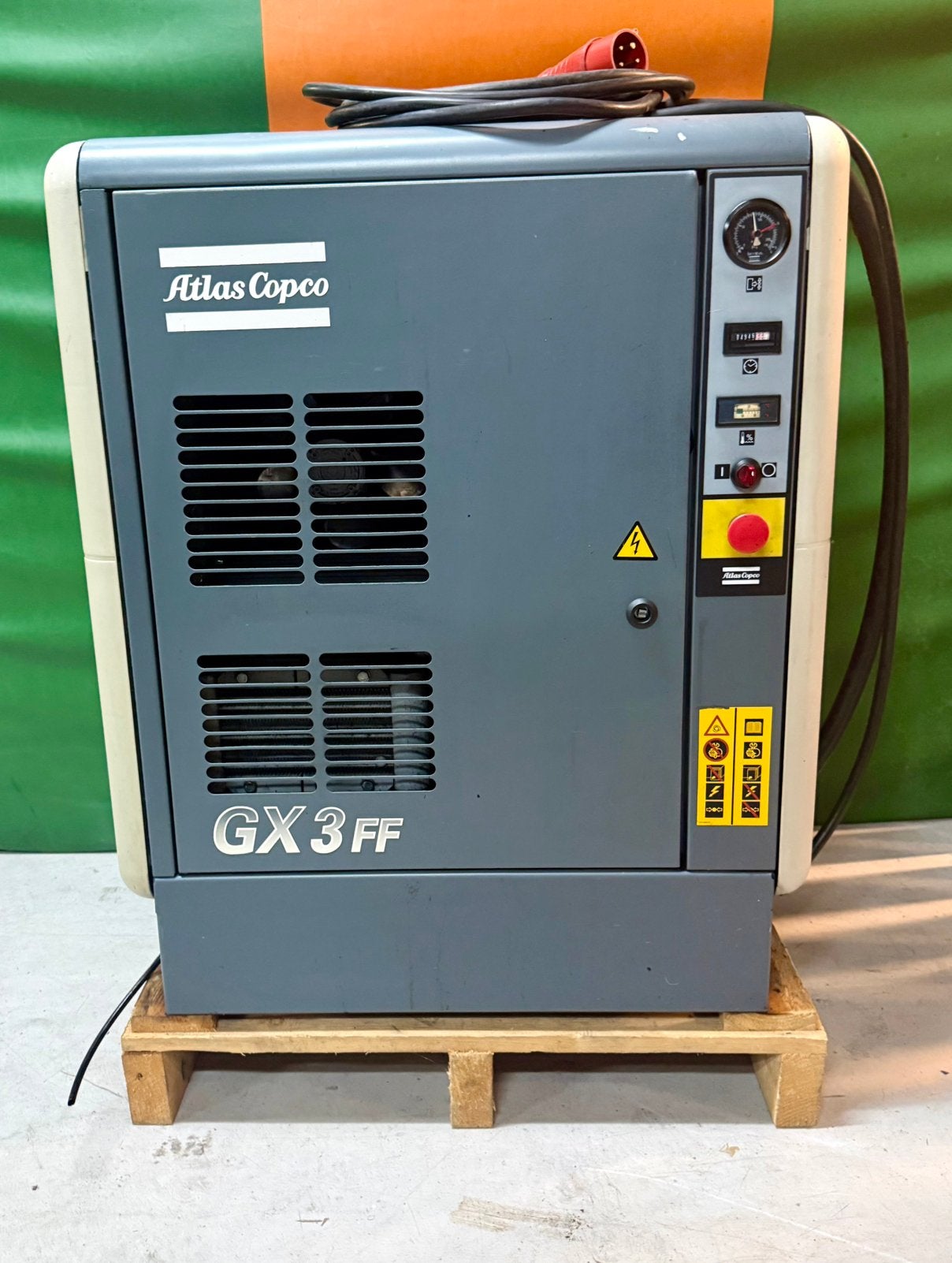 Atlas Copco GX 3 FF schroefcompressor 10 bar lucht droger, Doe-het-zelf en Bouw, Ophalen, 10 bar of meer, Zo goed als nieuw, 200 tot 400 liter/min