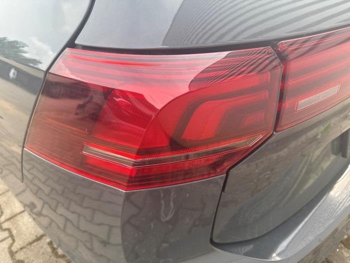Achterlicht links van een Volkswagen Golf, Volkswagen, -, 3 mois de garantie, Utilisé