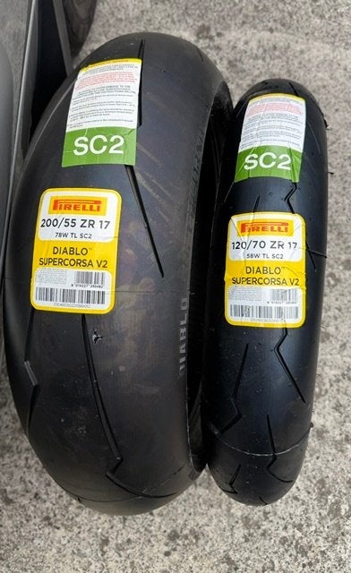 PNEUS PIRELLI DIABLO SUPERCORSA SC V2 200/55 + 120/70 SC2, Nieuw, 17 inch, Ophalen of Verzenden, Band(en)