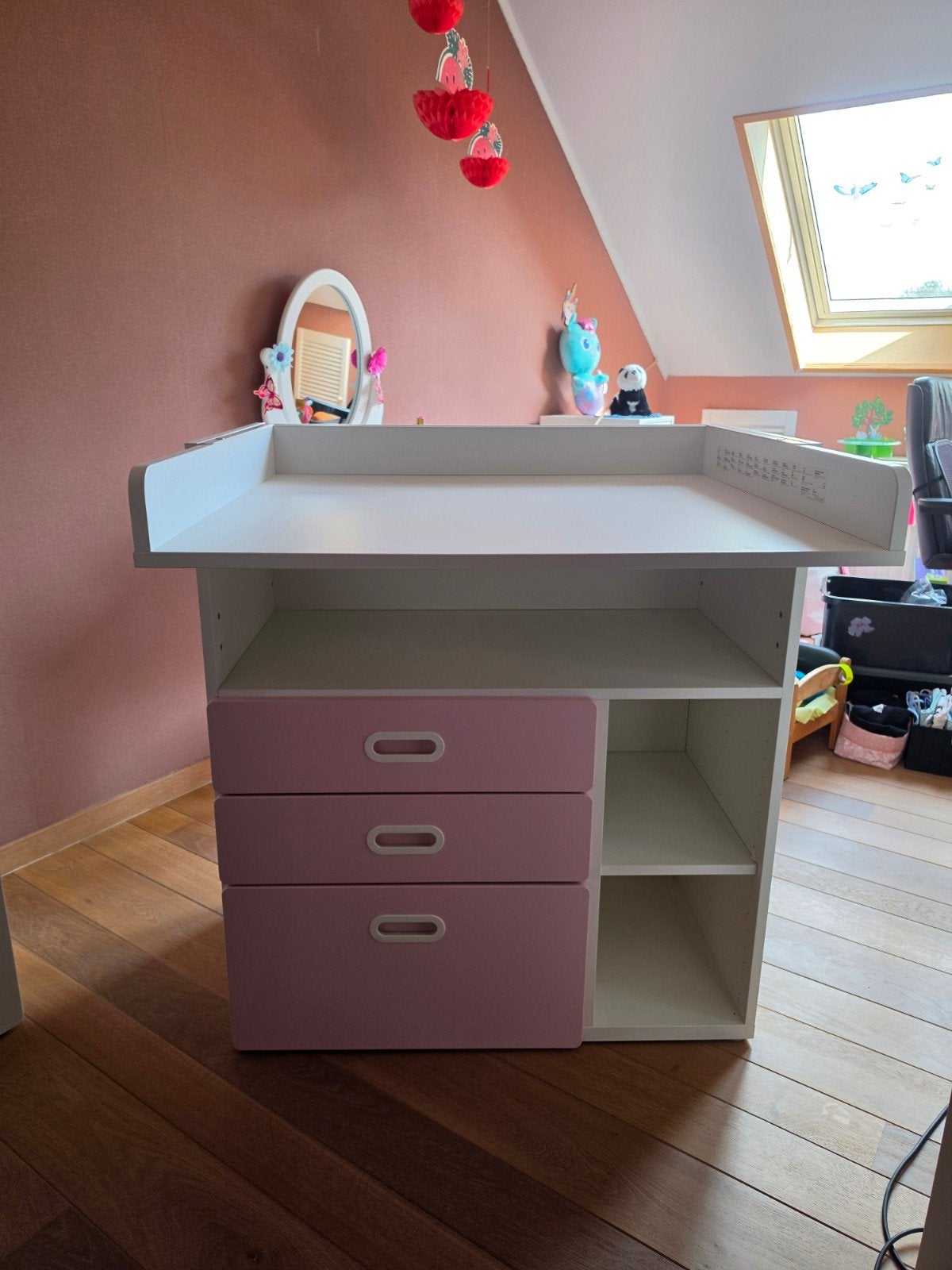 IKEA SMÅSTAD commode / bureau – met roze lades, Kinderen en Baby's, Ophalen, Gebruikt, Commode