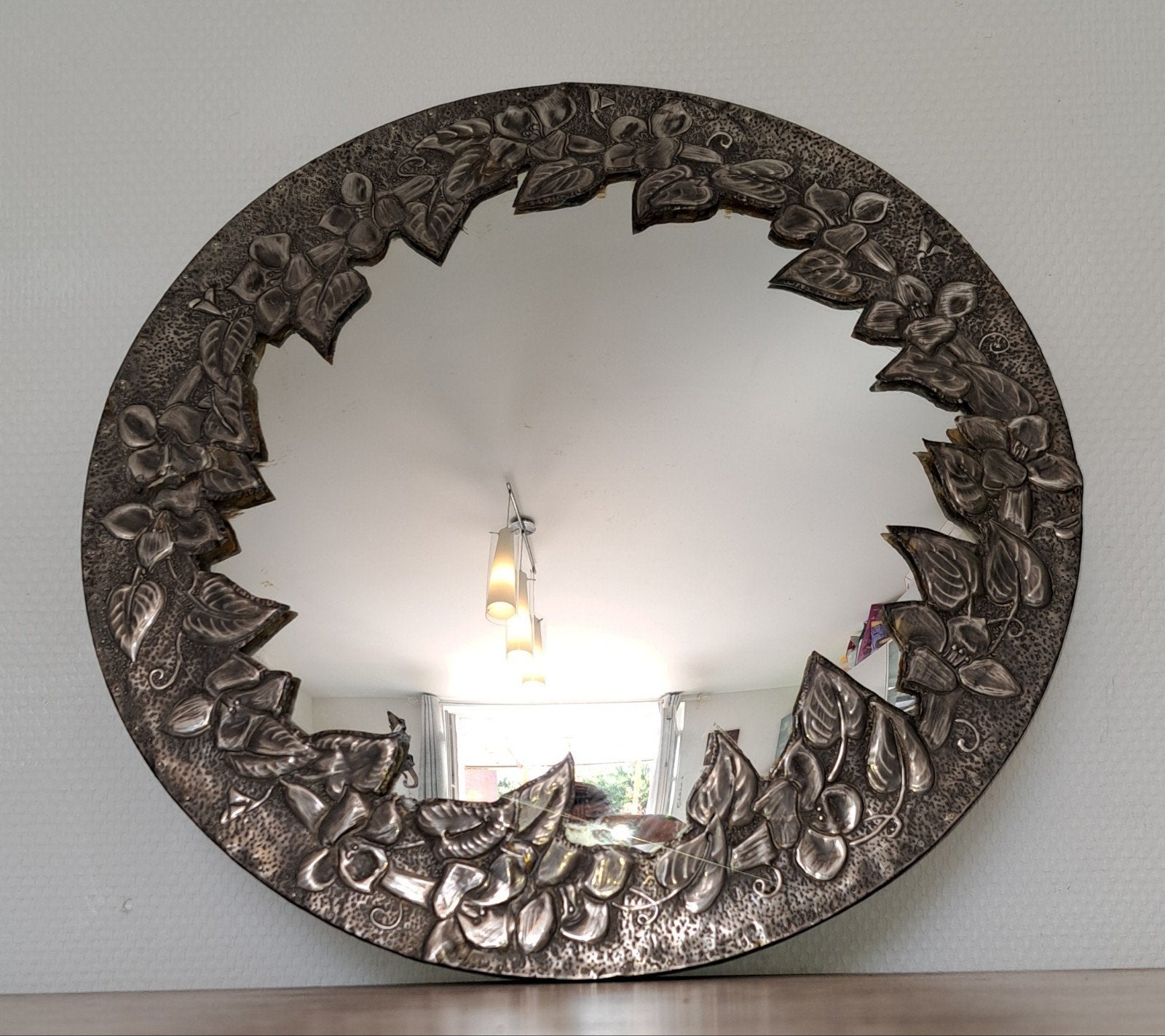 Miroir de sorcière métal repoussé Arts and Crafts, Antiquités & Art, Enlèvement ou Envoi