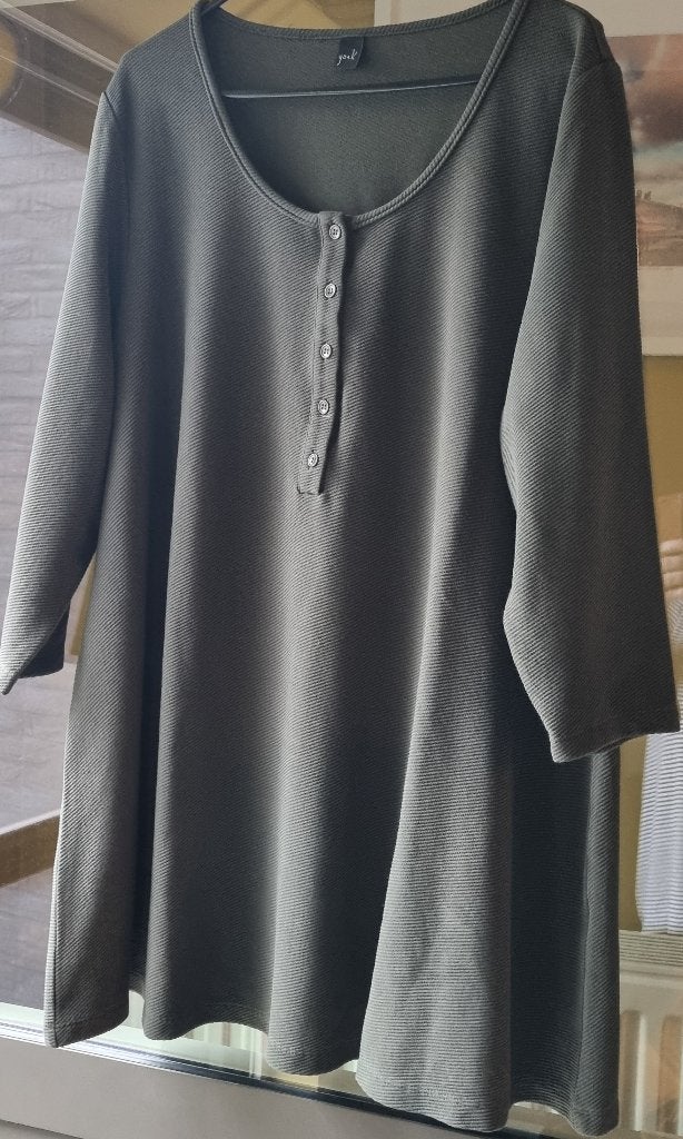 Yoek - Tuniek - Groen - Maat 50/52, Ophalen of Verzenden, Zo goed als nieuw, Groen, Blouse of Tuniek