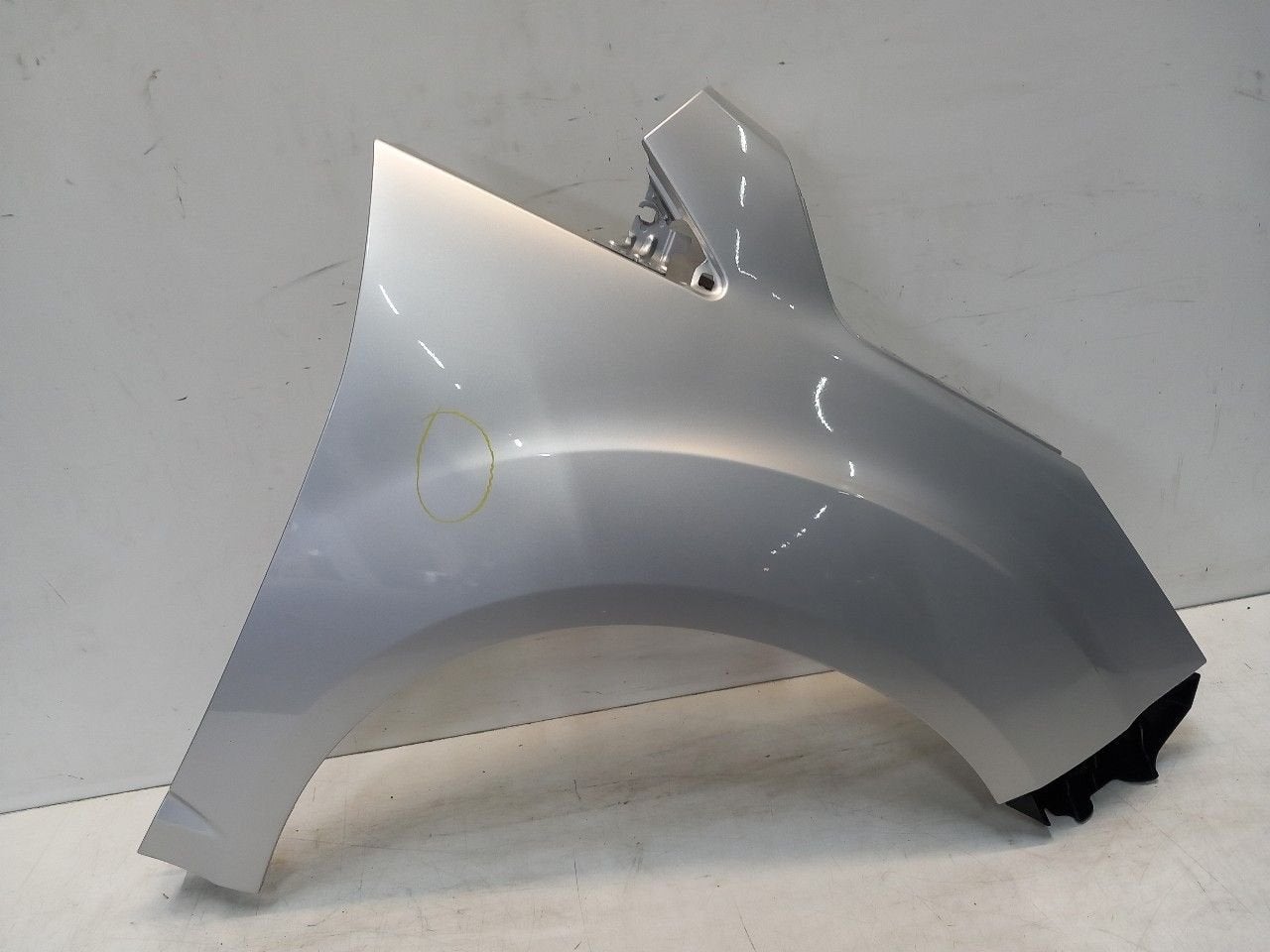 Spatbord rechts voor Ford C-Max, Auto-onderdelen, Onderdelen@venauto.nl, Van der Ven Autorecycling B.V., Gebruikt, Ettenseweg 76, 4706 PB Roosendaal, The Netherlands