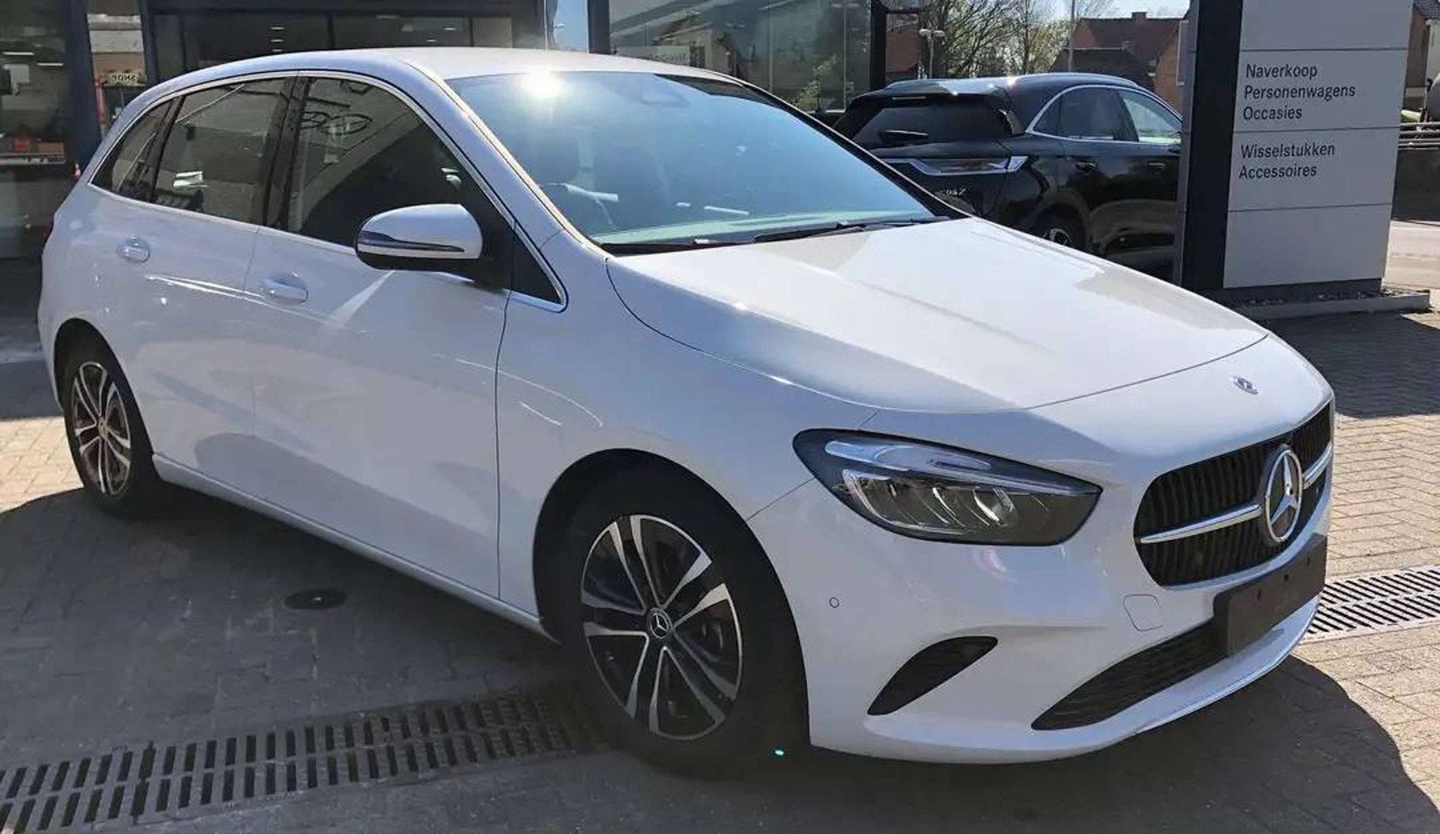 Mercedes-Benz B-Klasse 200 Sfeerverlichting, Keyless Entry,, https://public.car-pass.be/vhr/839872f9-2fad-491a-8f94-54be9ac6523c