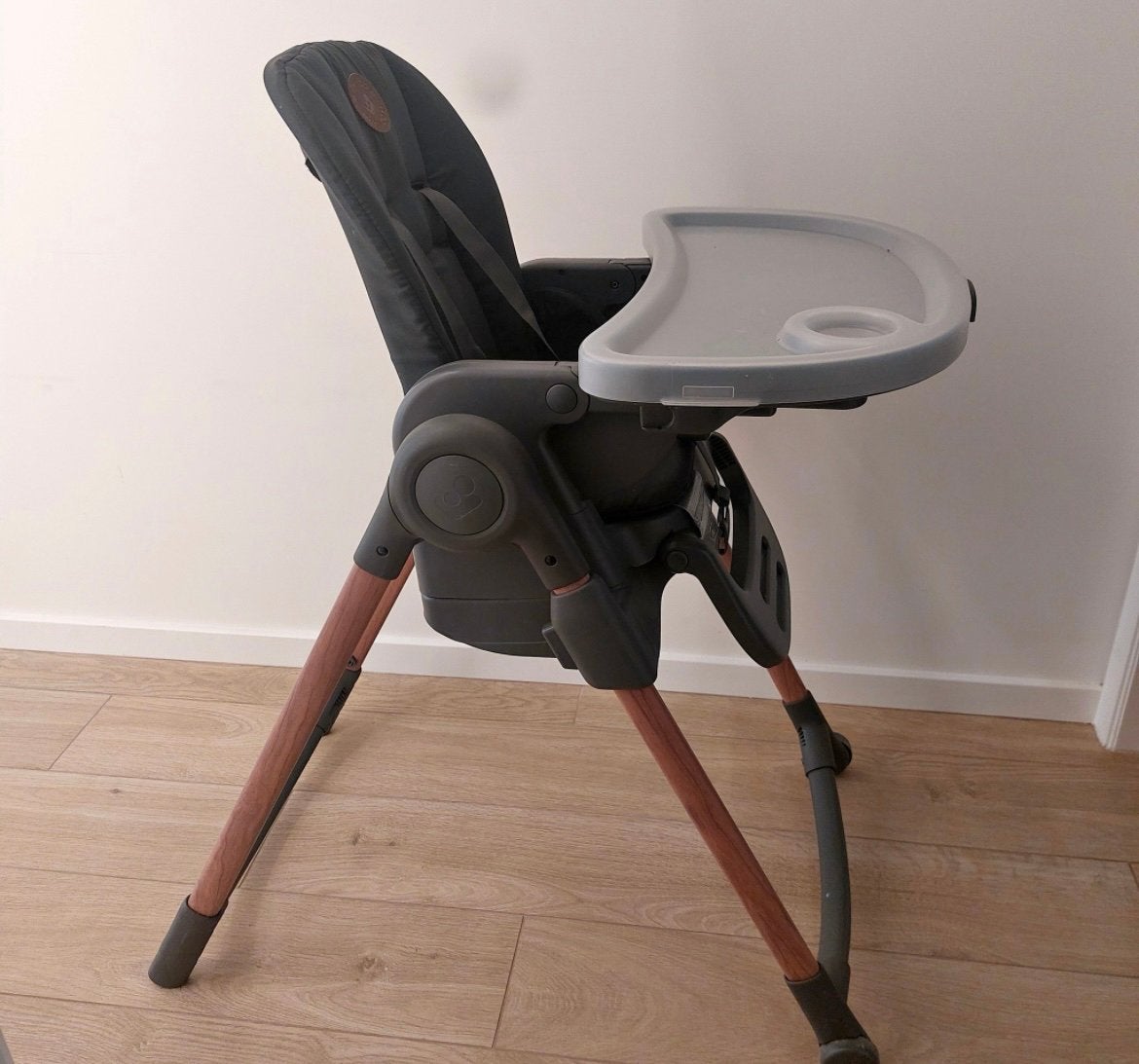 Chaise de salle à manger pour enfant Maxi-Cosi avec plateau, Enlèvement, Comme neuf, Chaise évolutive, Ceinture(s)