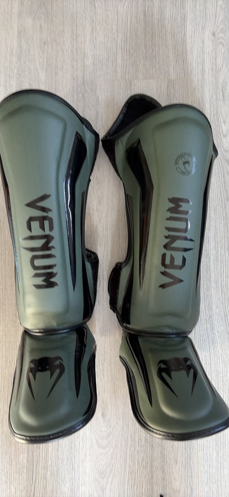 Venum jambières kaki taille M, Sports & Fitness, Taille M, Enlèvement, Utilisé