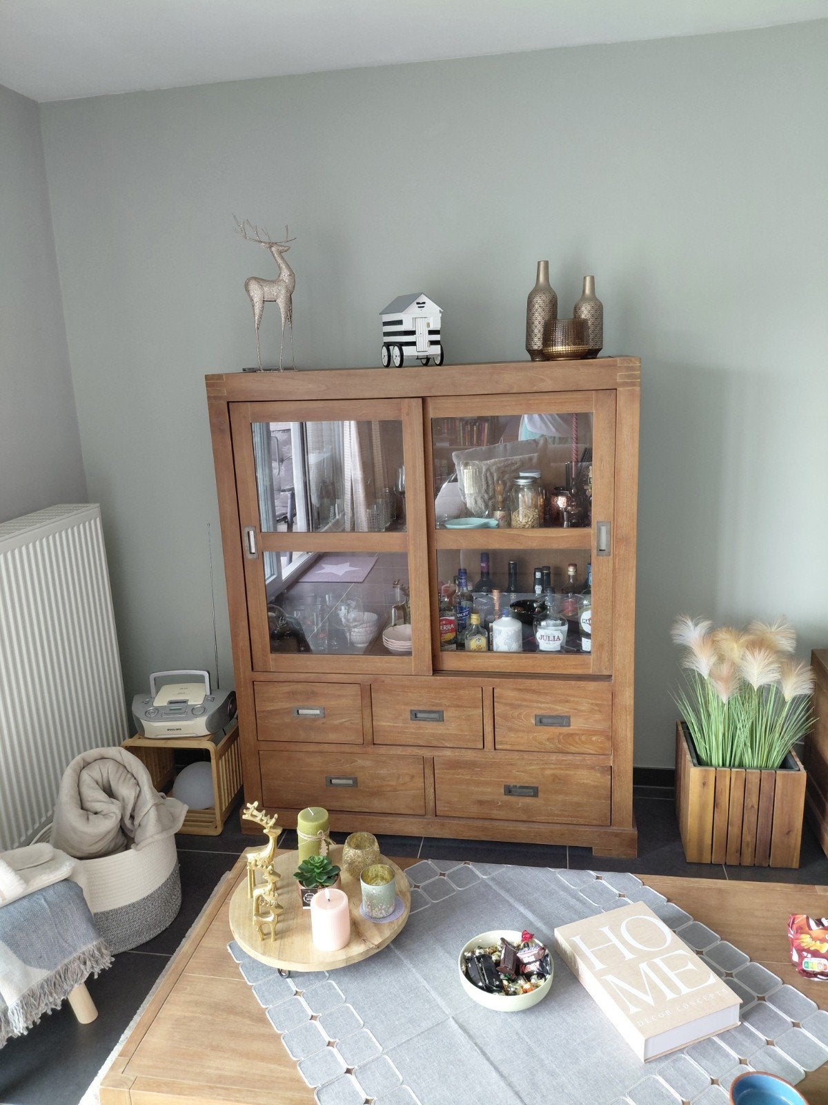 massief houten eetkamer meubels, Antiquités & Art, Antiquités | Meubles | Armoires, Enlèvement