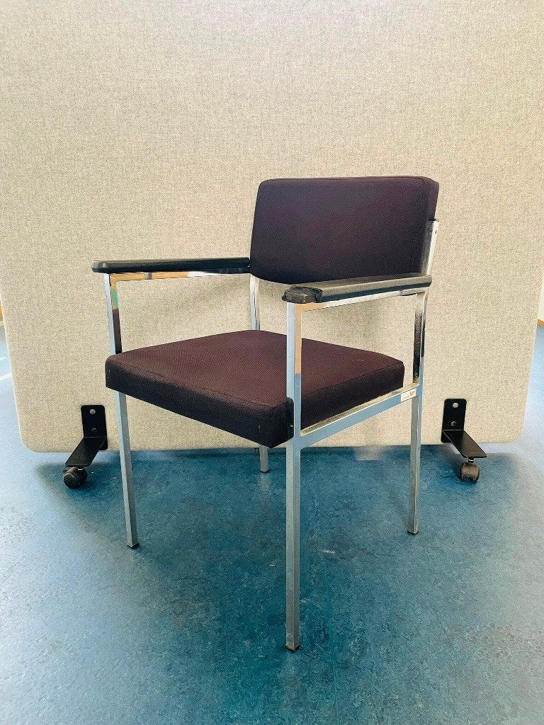 Stoelen, fauteuils, meubels,... te geven @ OXFAM, Ophalen