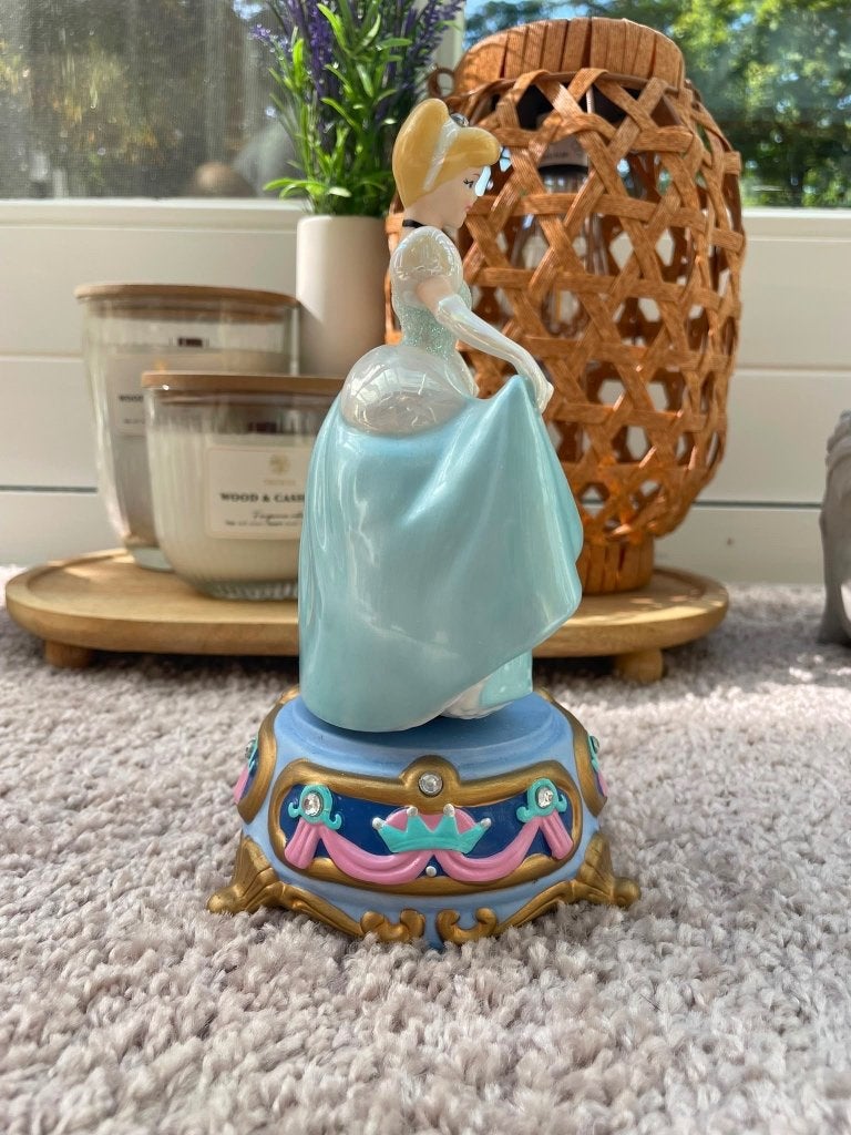 Boîte à Musique / Figurine Cendrillon Disney Store, Enlèvement, Comme neuf