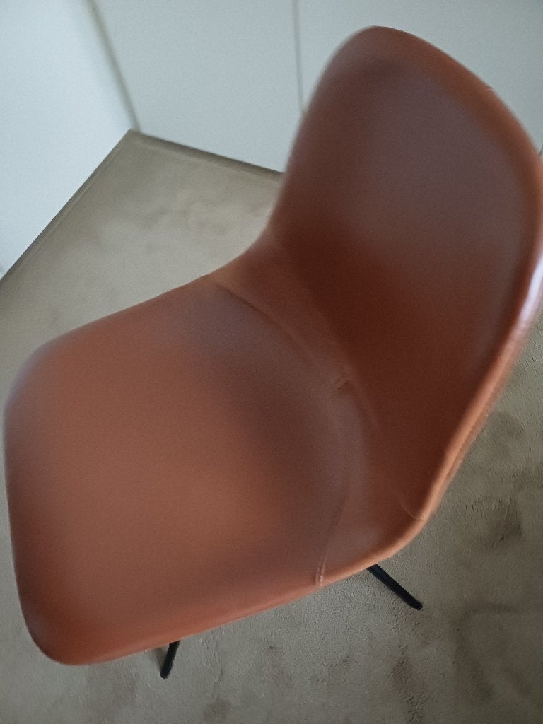 Chaise pivotante, Enlèvement
