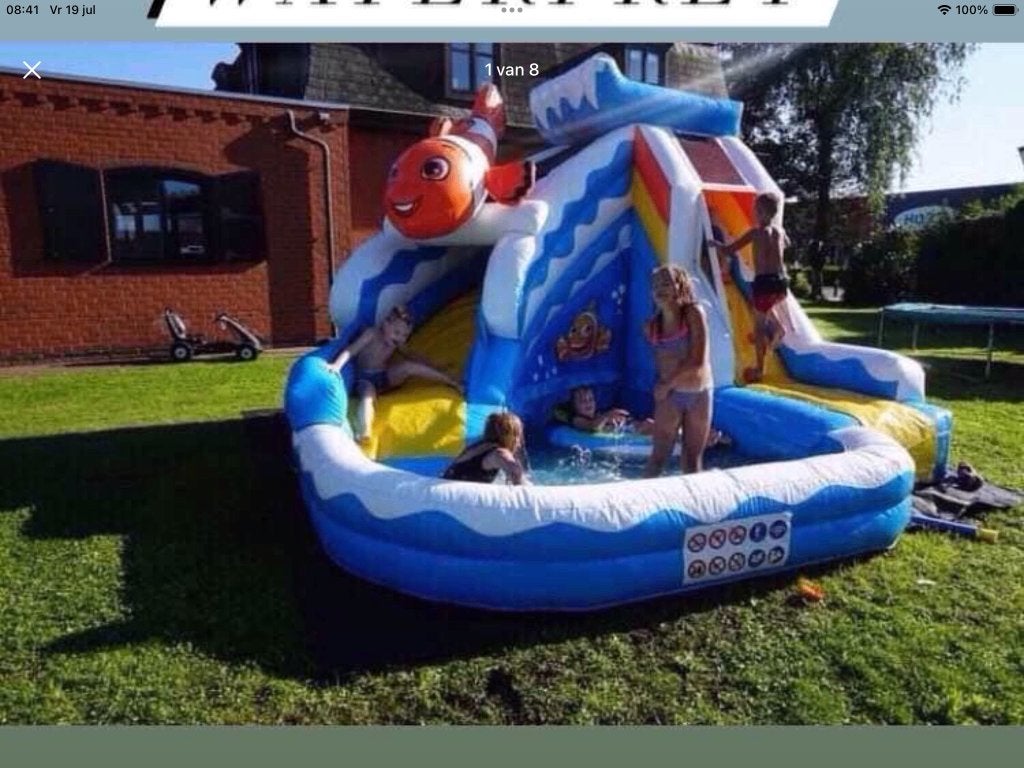Waterkasteel waterplezier springkasteel te huur, Ophalen, Zo goed als nieuw