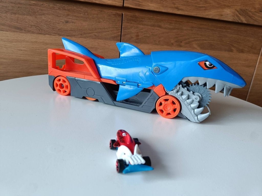 Hot Wheels Haaienoplegger Speelset met 1 auto, Kinderen en Baby's, Speelgoed | Racebanen, Ophalen of Verzenden, Zo goed als nieuw